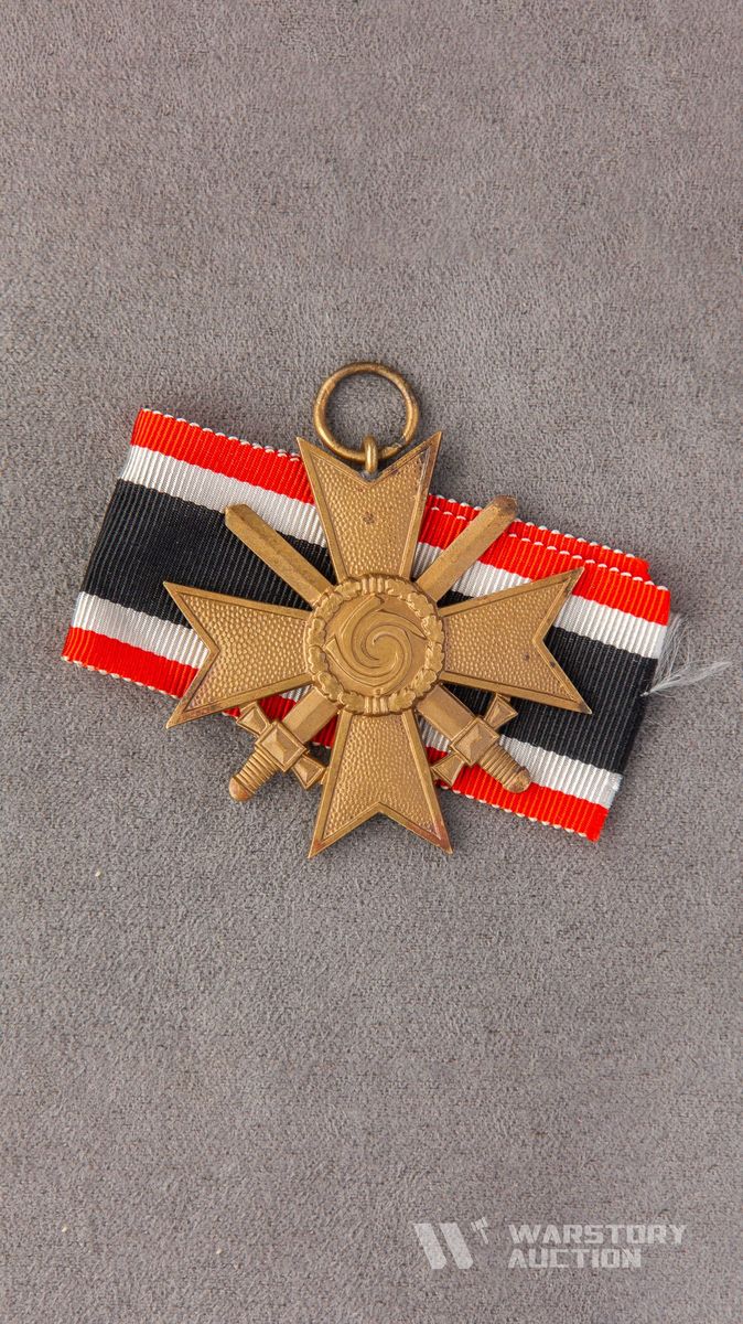 Крест Военных заслуг II класса (Kriegsverdienstkreuz) с мечами (для комбатантов), бунтметалл.