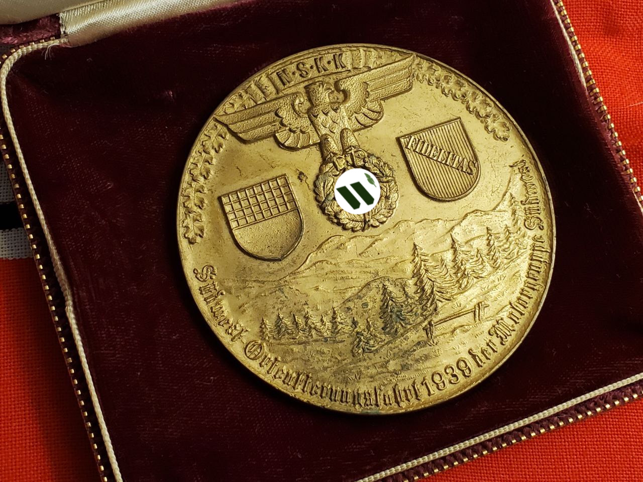Настольная медаль НСКК в золоте из коллекции в США