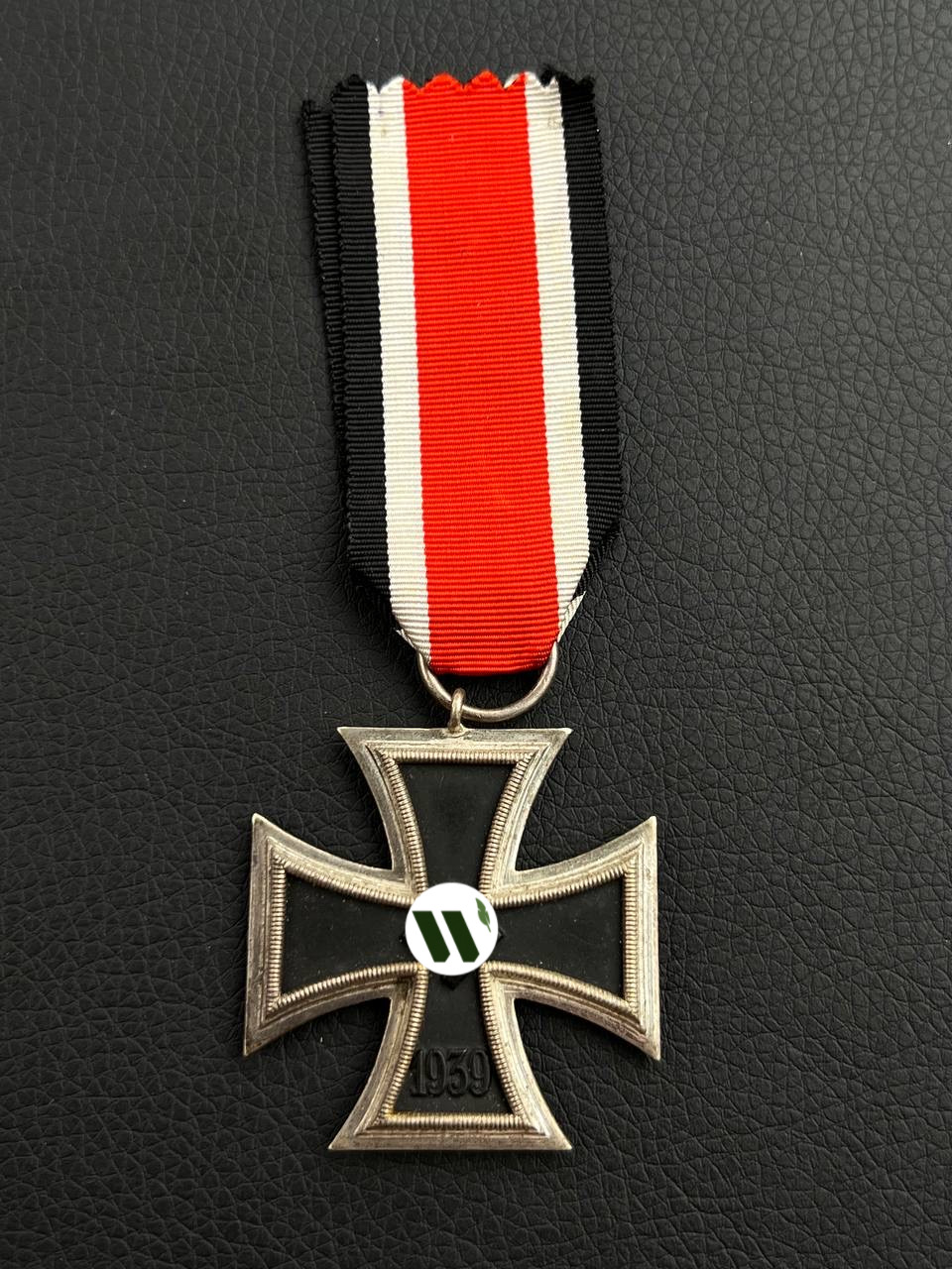 Железный крест 2-го класса 1939 года. Составной, магнитный. Производитель Wilhelm Deumer, Lüdenscheid.