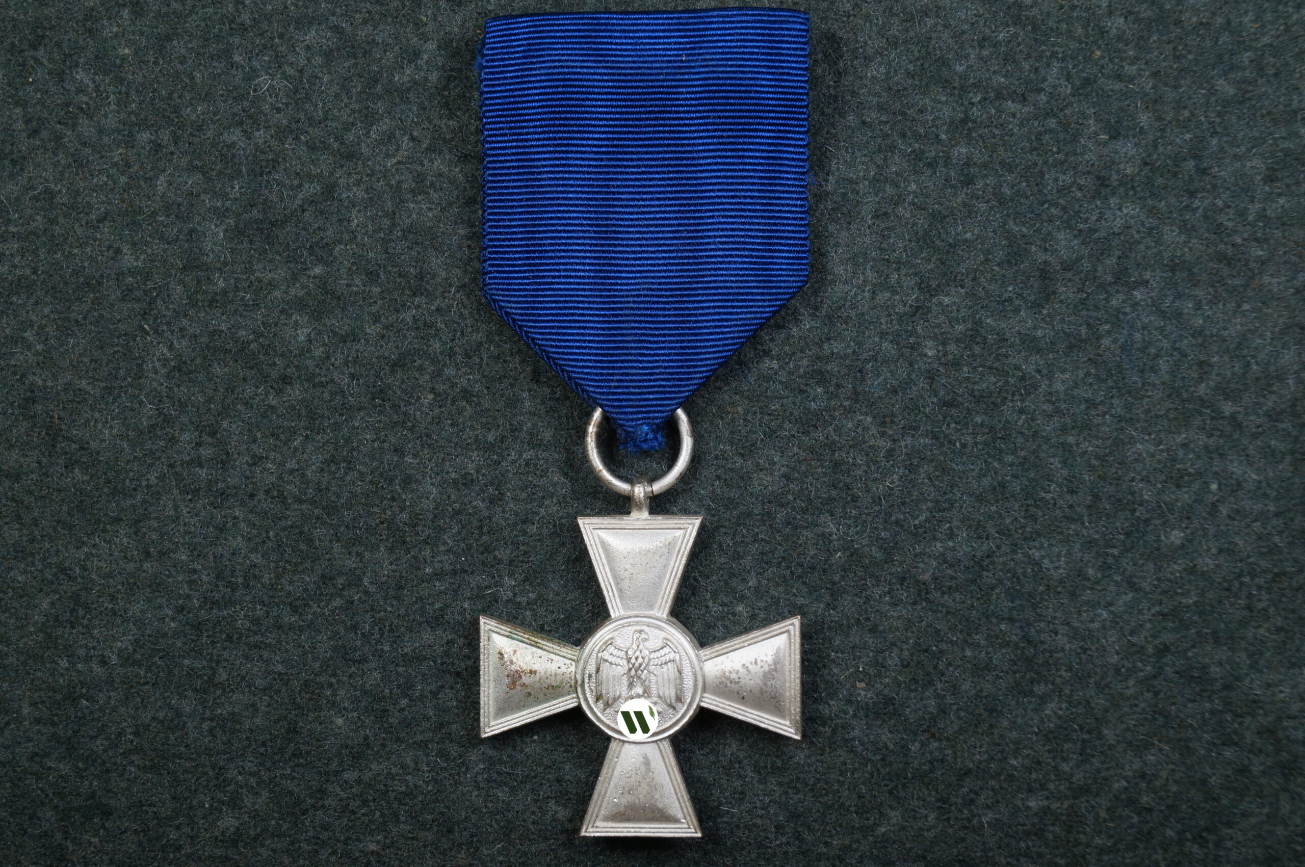 Крест(медаль) За верную службу в Вермахте (2-й класс,18 лет).
