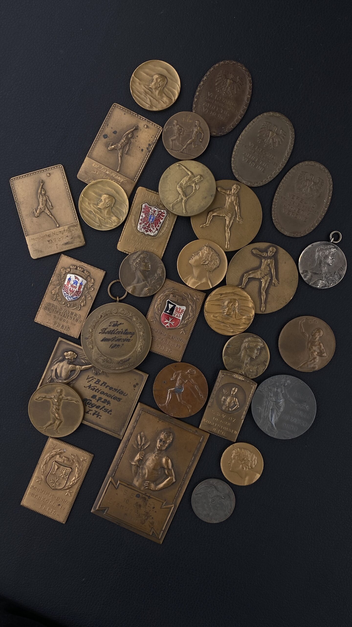 Коллекция из 30 медалей и плакеток за спортивные достижения. Германия, 1920-е годы.