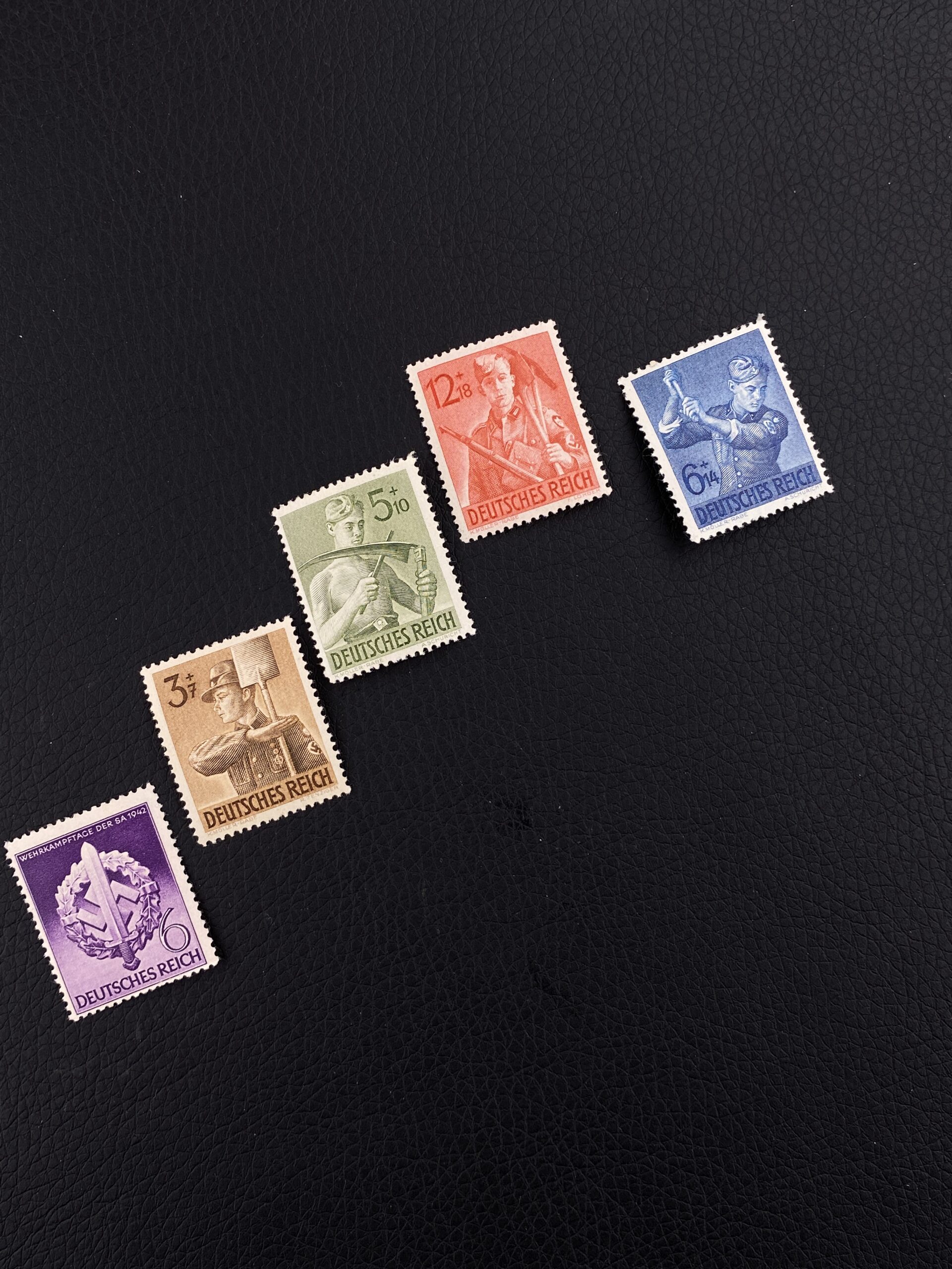 Полная серия почтовых марок “8-летие службы труда” RAD. 1943г.