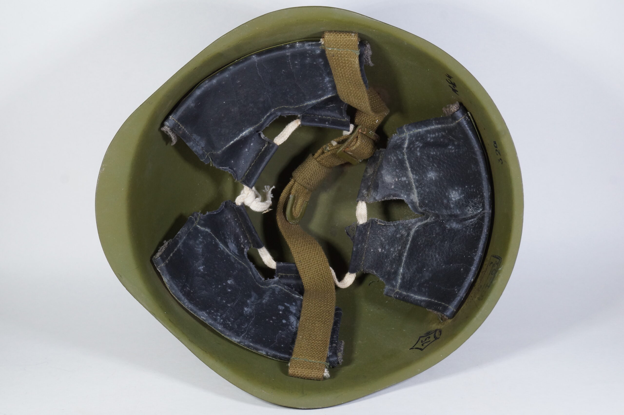 WARSTORY AUCTION - Советский стальной шлем обр.1940г.