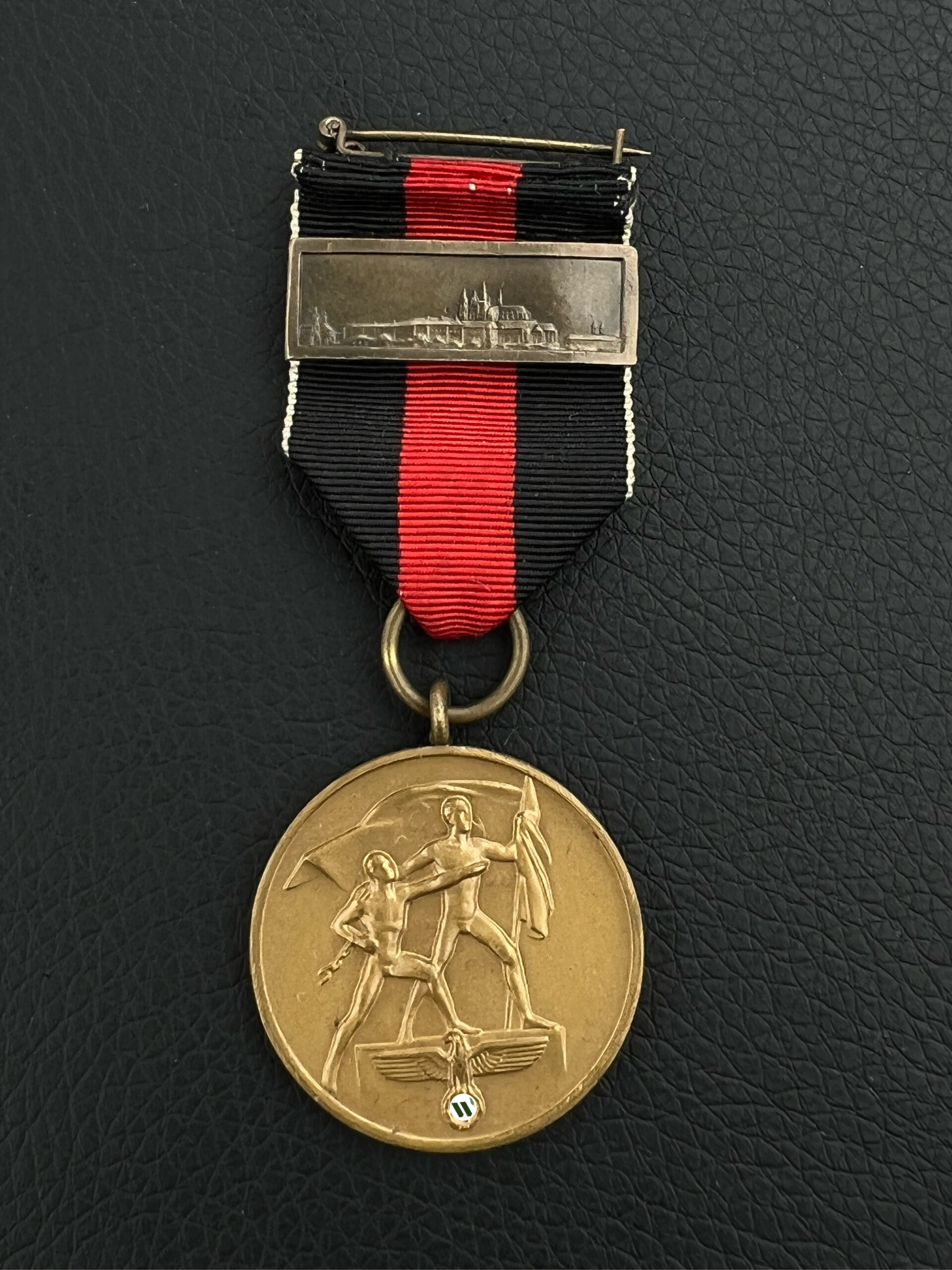 Медаль «В память 1 октября 1938 года» с планкой «Прагебург».