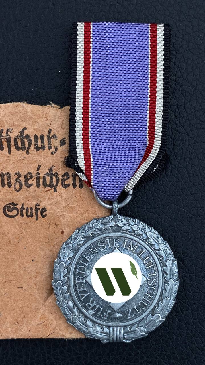 Медаль почета за службу в ПВО Люфтшутц (нем. 