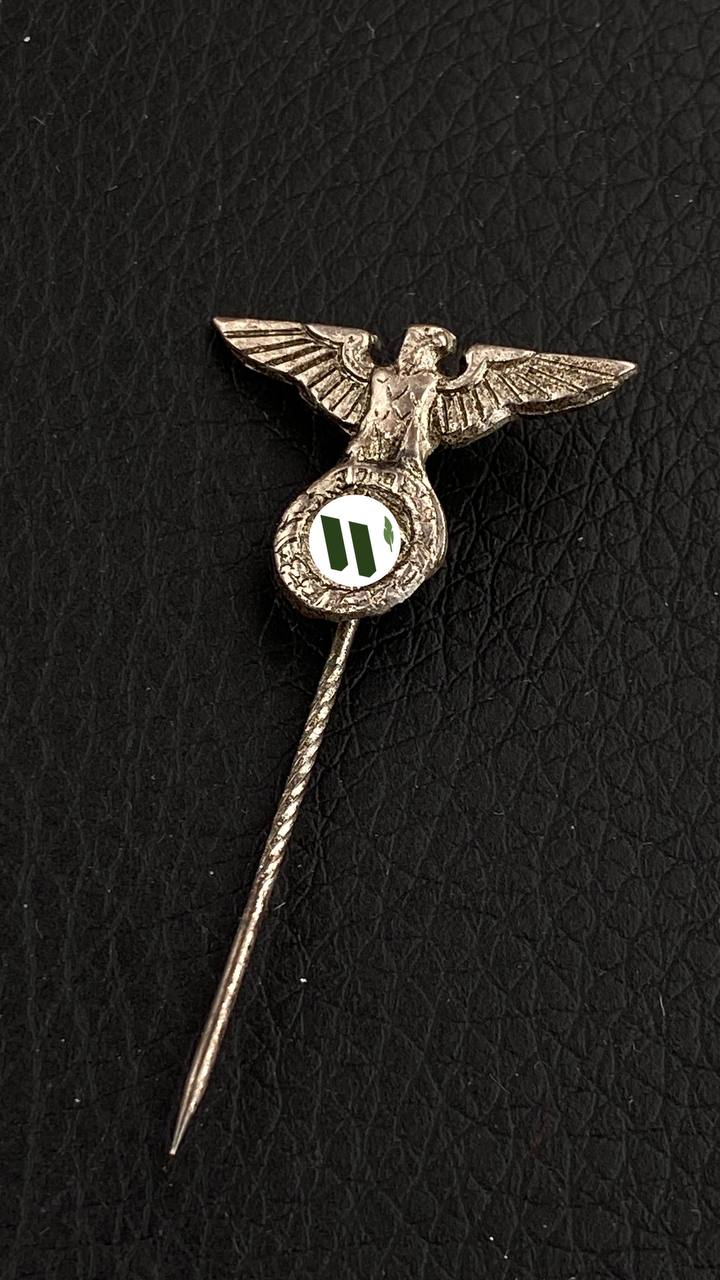 Членский знак НСДАП для ношения на галстуке.