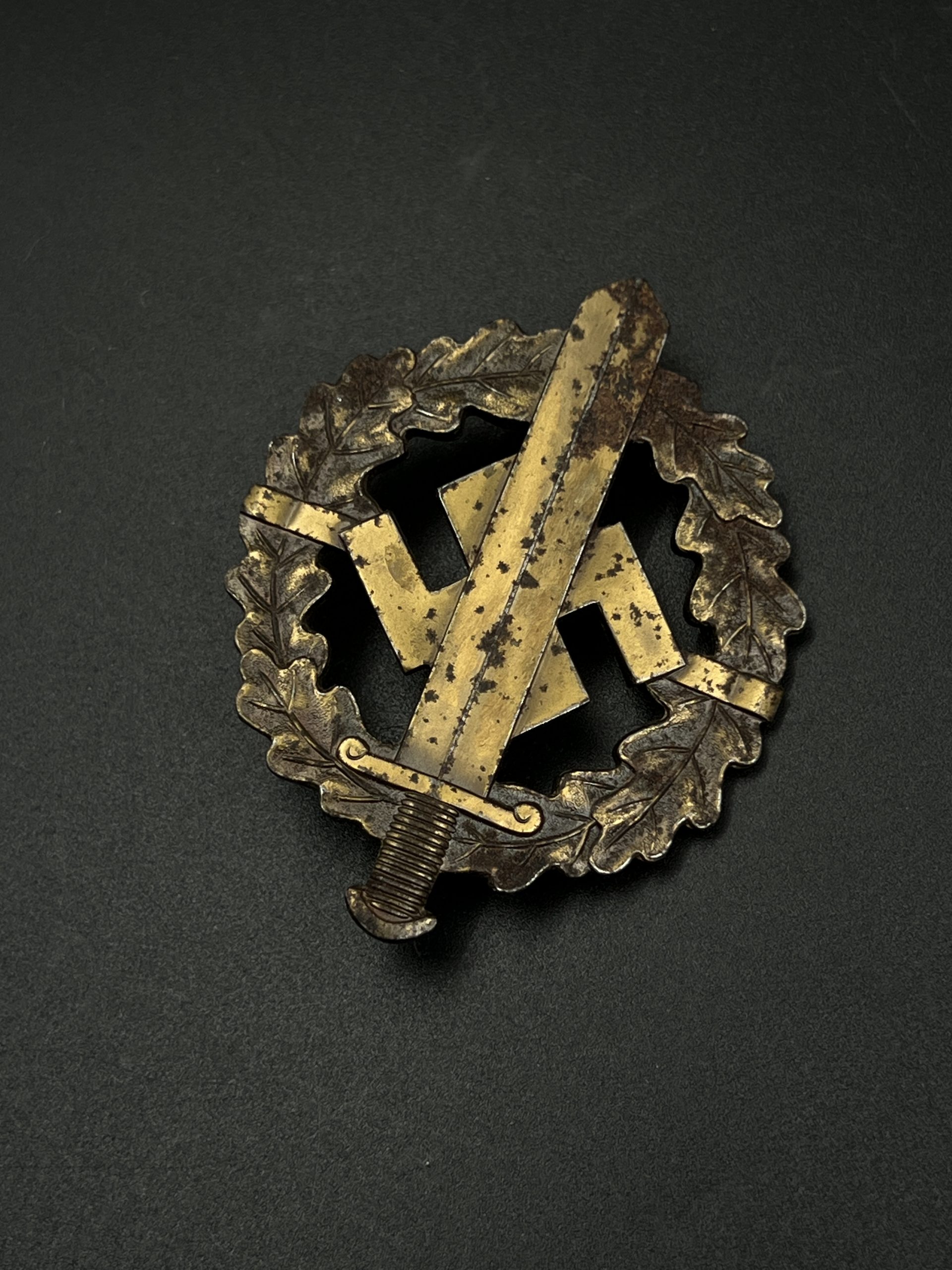 Спортивный знак СА (SA-Sportabzeichen) в бронзе. Редкий вариант с надписью S.A. FUHRUNG MUNCHEN.