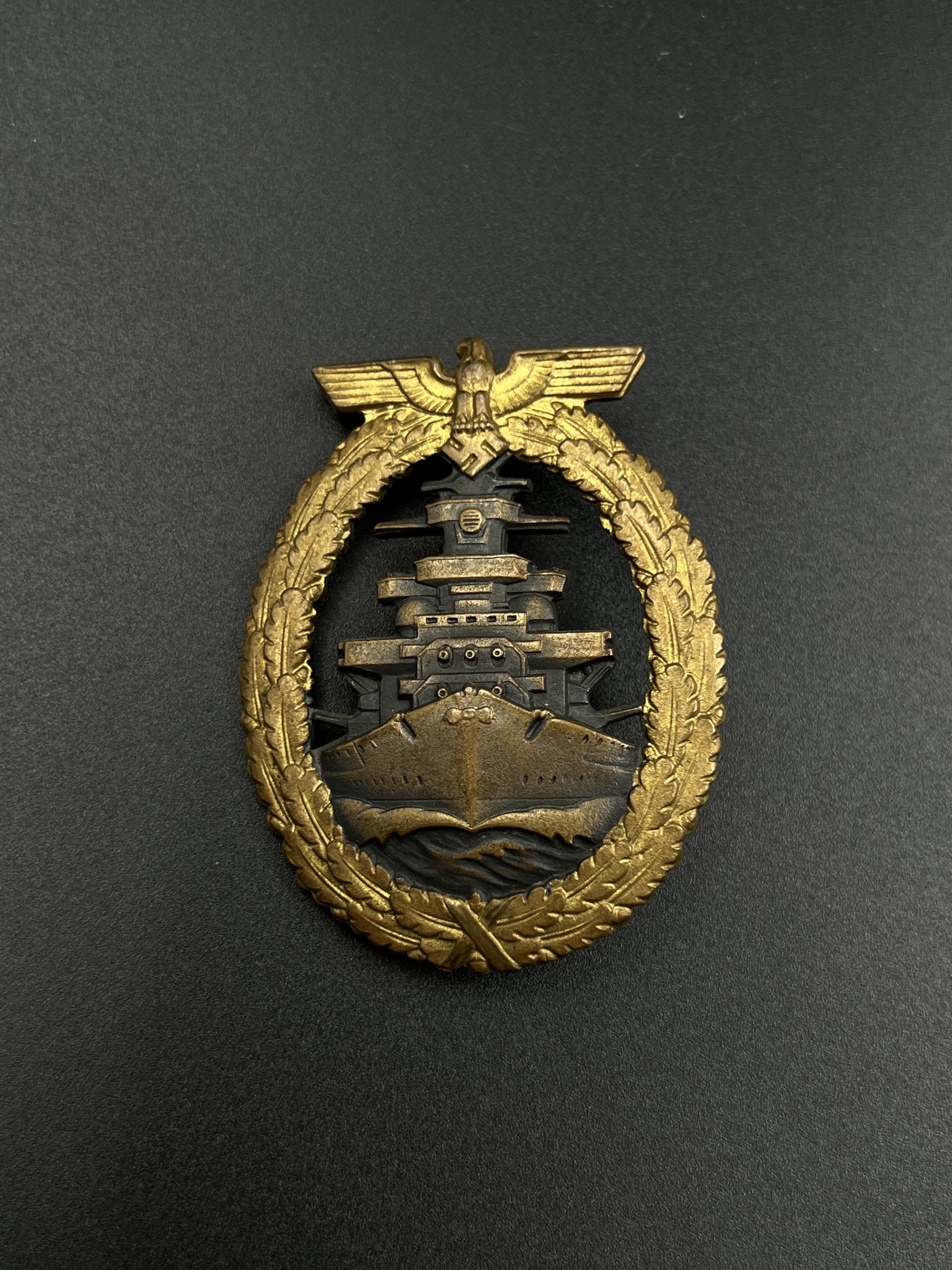  Нагрудный военный знак флота [Schwerin]  Нагрудный военный знак флота [Schwerin] От Алексея С.