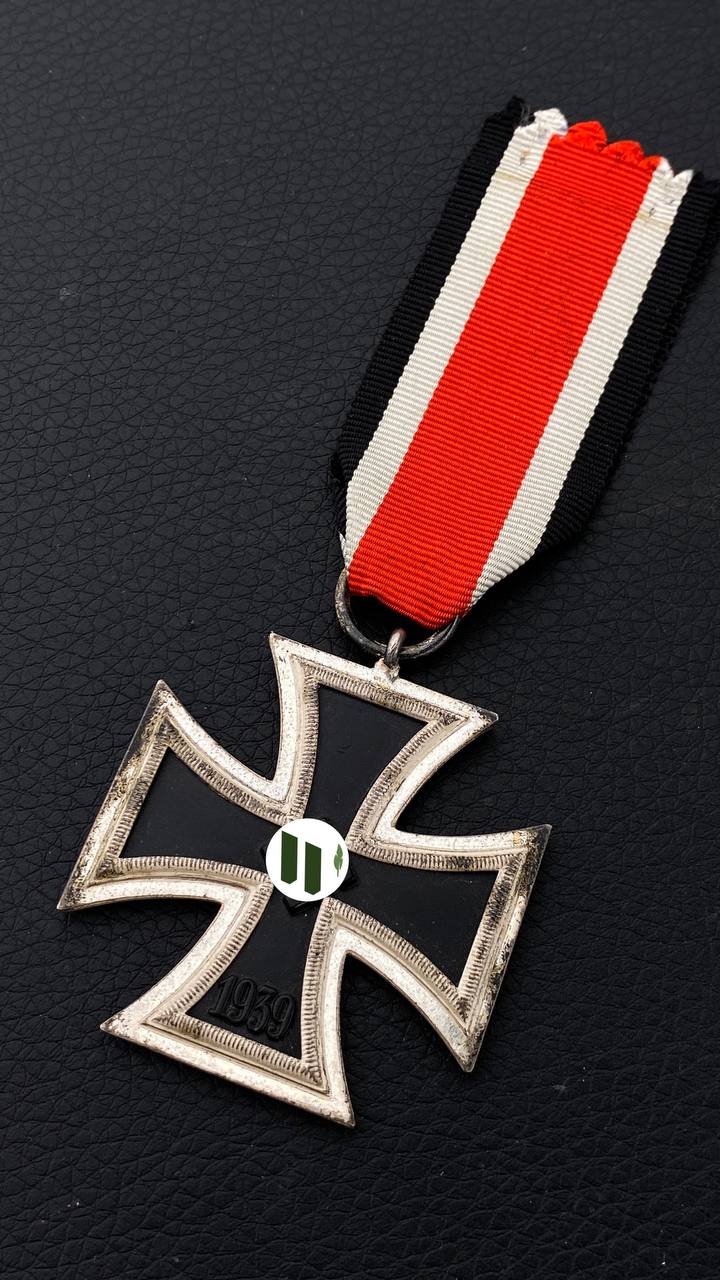 Железный крест 2-го класса 1939 года. Составной, магнитный. Производитель Rudolf Wächtler&Lange, Mittweida.
