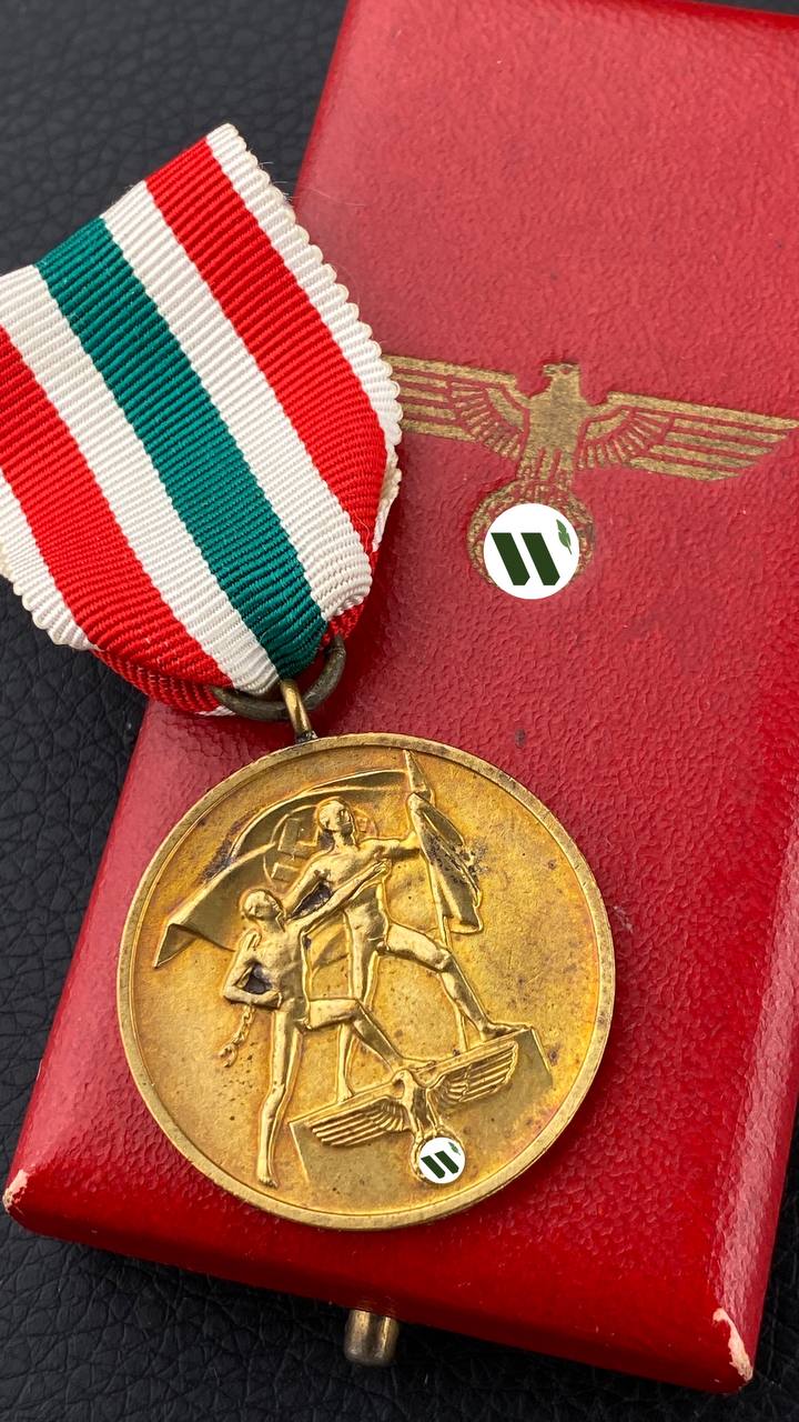 Медаль за присоединение Мемеля в футляре.