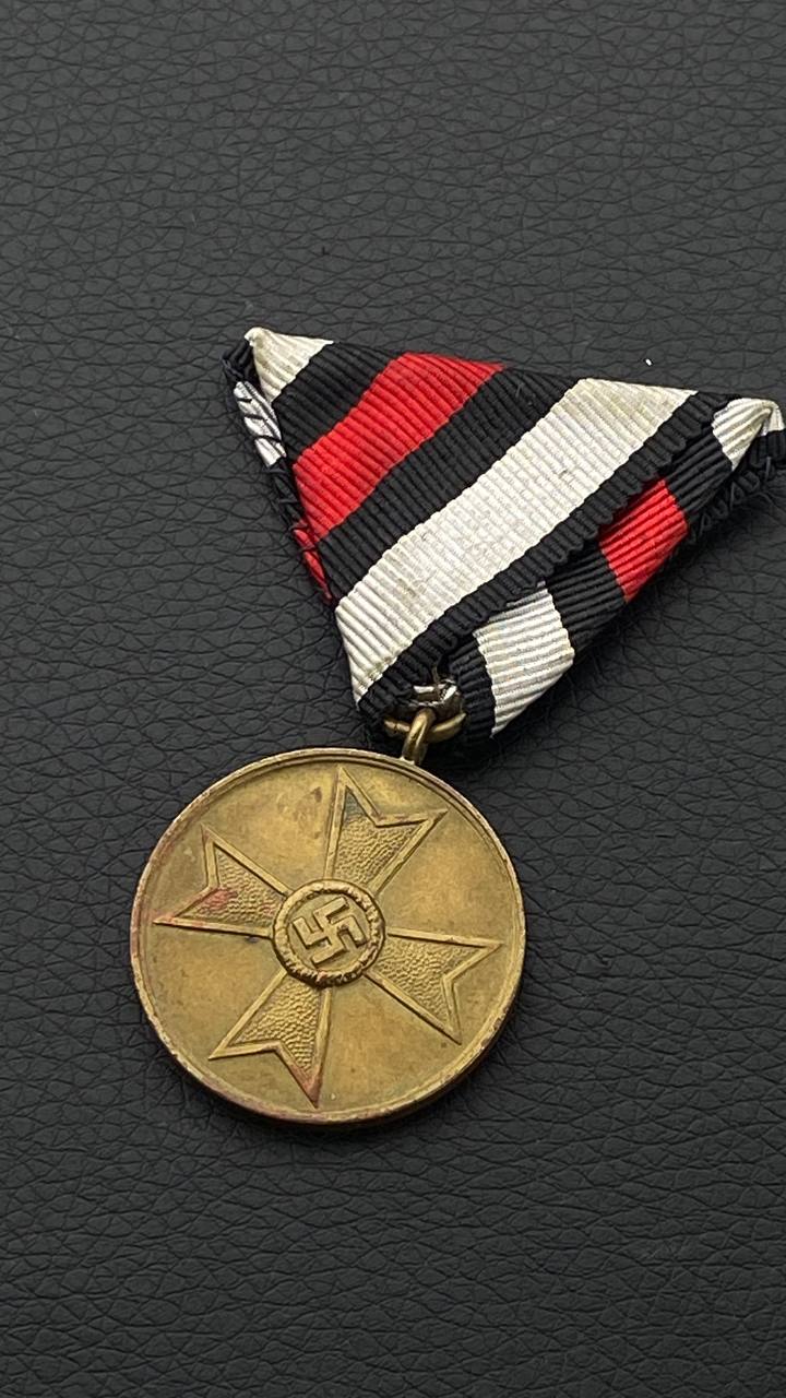 Медаль Креста военных заслуг на колодке