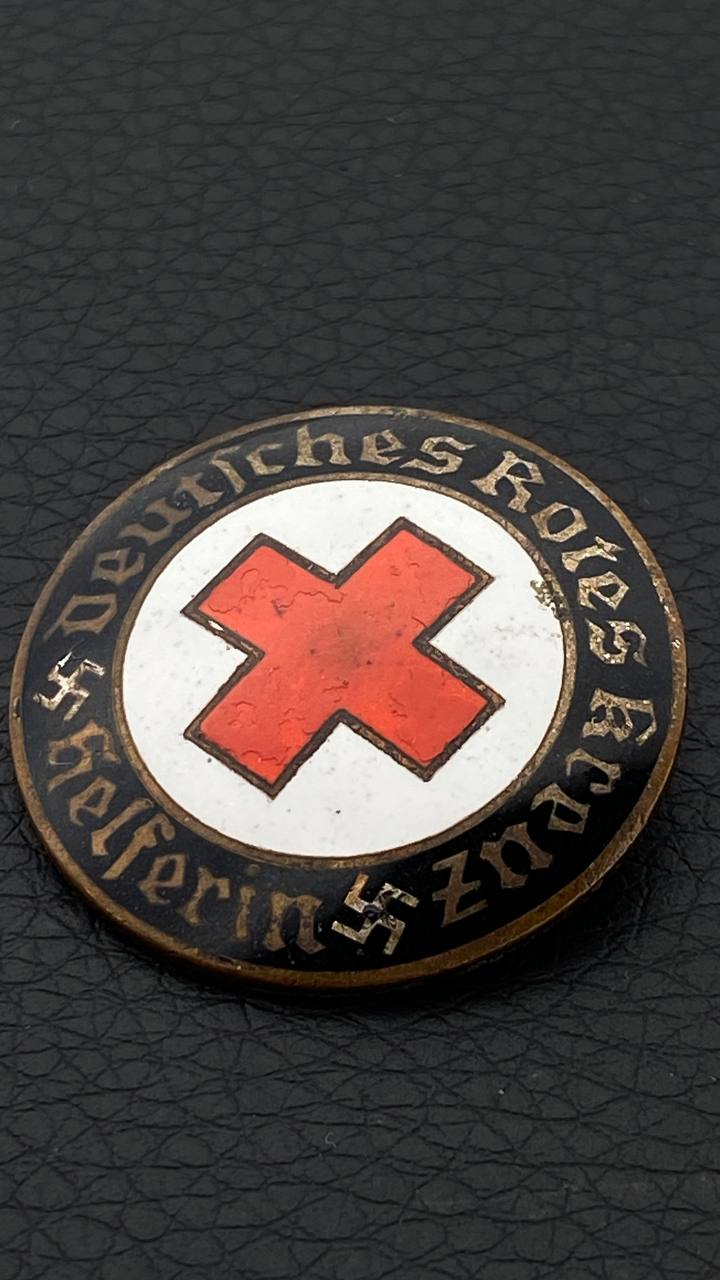Брошь помощницы (Helferin) Немецкого Красного Креста (DRK)