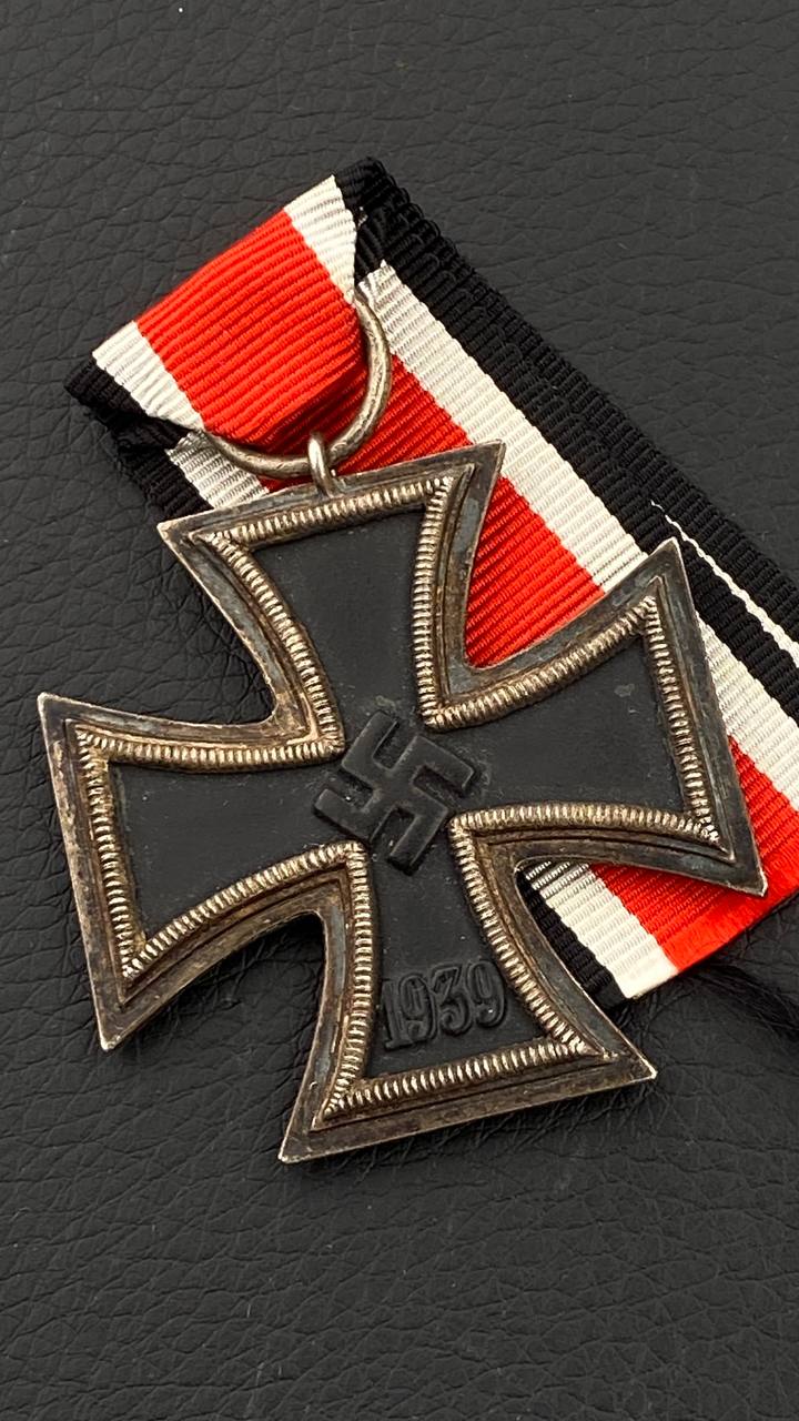 Железный крест 2-го класса 1939 года. Составной, магнитный.