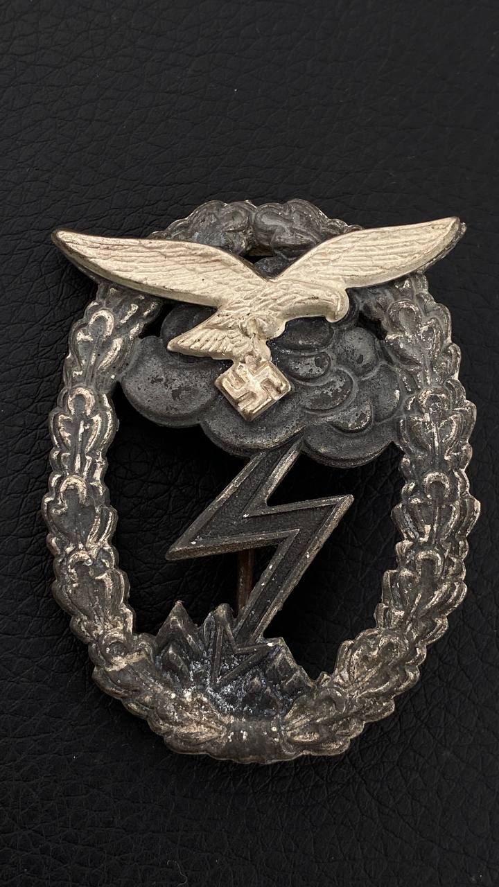 WARSTORY AUCTION - Нагрудный знак люфтваффе «За наземный бой» (нем.  Erdkampfabzeichen der Luftwaffe).