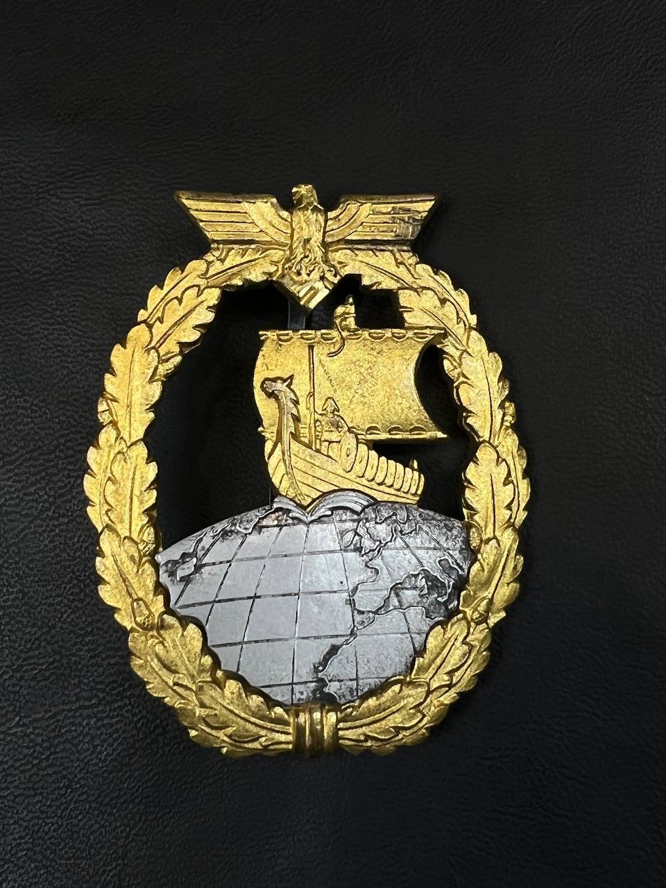 Нагрудный военный знак вспомогательного крейсера (Naval Auxiliary Cruiser Badge by Schwerin)
