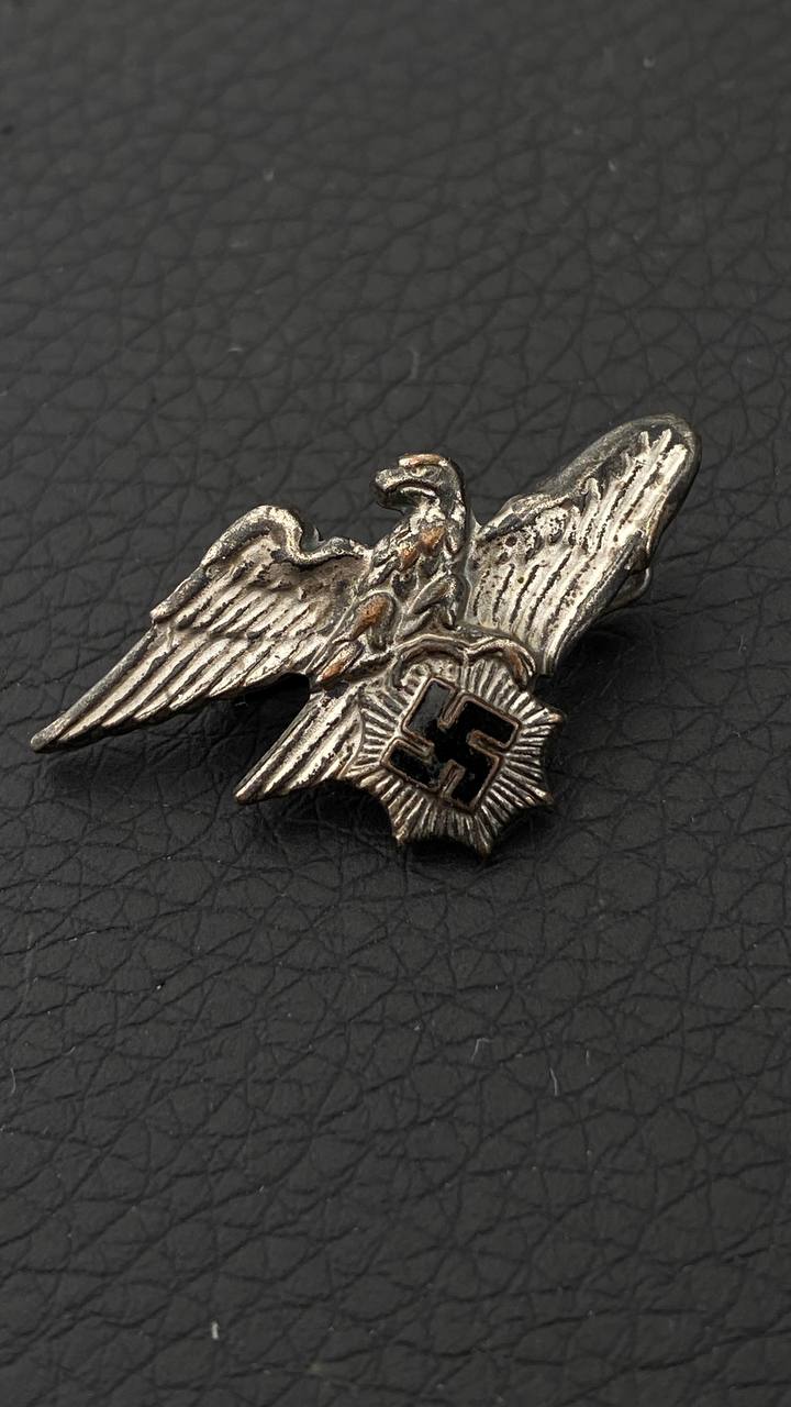 Членский знак RLB (Reichsluftschutzbund) – Имперского союза противовоздушной обороны.