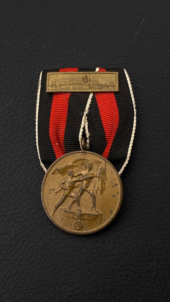 Медаль «В память 1 октября 1938 года» на колодке