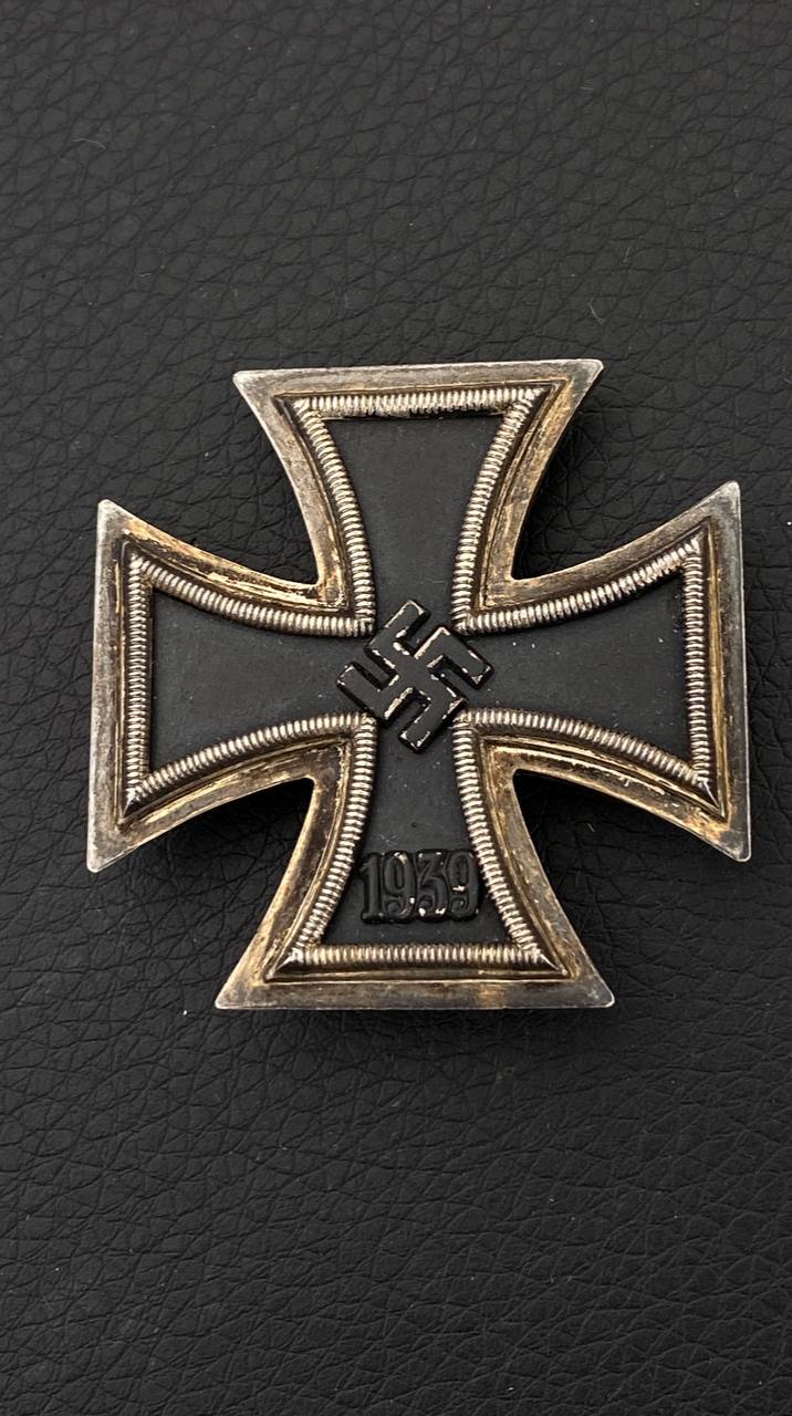 Железный крест 1-го класса 1939 г. Производитель - E. Ferd. Wiedmann Frankfurt. Редкий производитель.