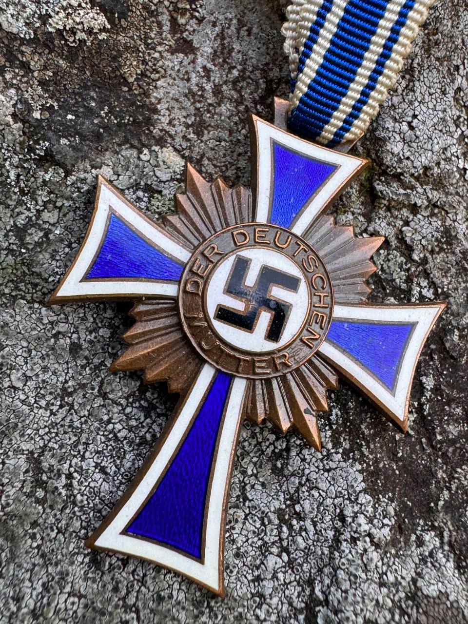 Почётный крест немецкой матери в бронзе. От Алексея С.