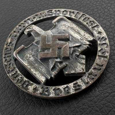  Знак немецкого фестиваля физкультуры и спорта в Бреслау (1938 год). [ROB.NEFF] От Алексея С.