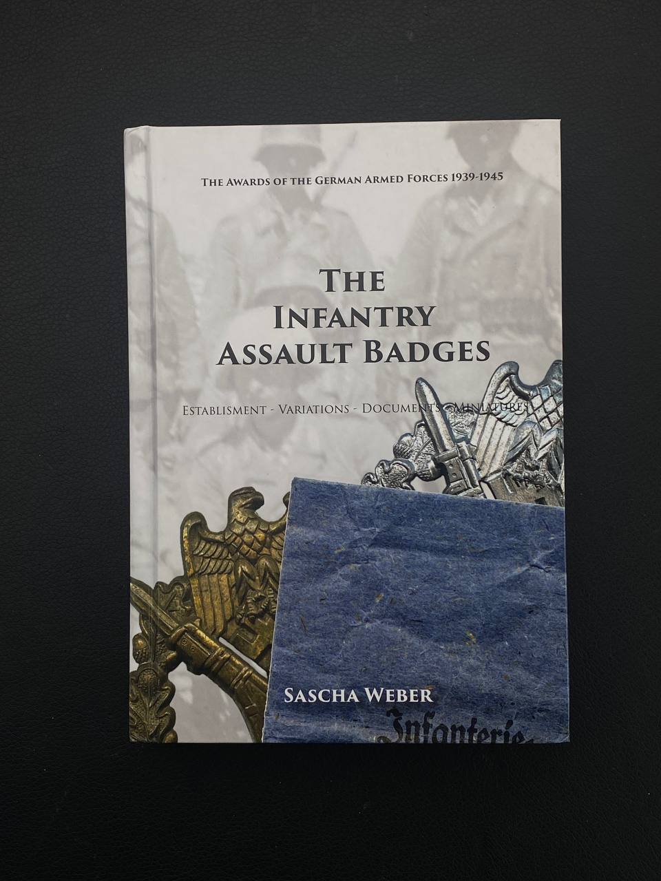 Книга “The Infantry Assault Badges” Sascha Weber