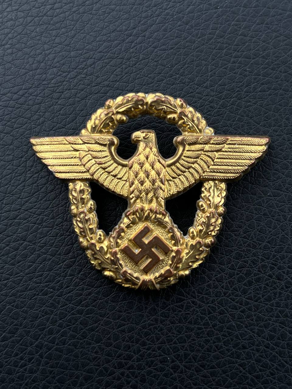 Полицейская позолоченная кокарда обр 1936-1945 г .