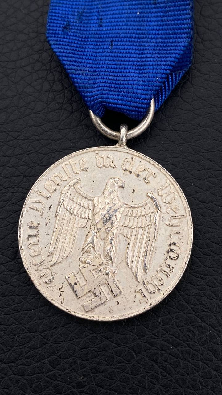 Медаль за 4 года службы в Вермахте. Магнитная. Минт!