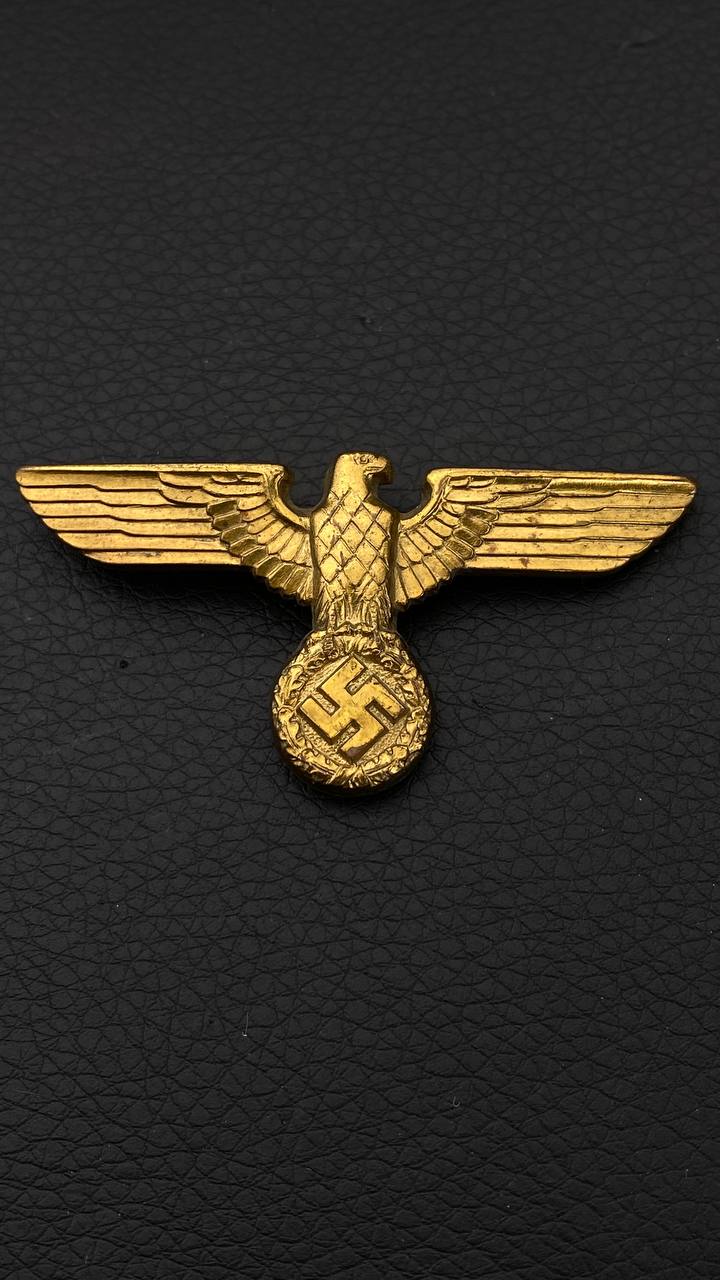 Кокарда политического лидера НСДАП в золоте.