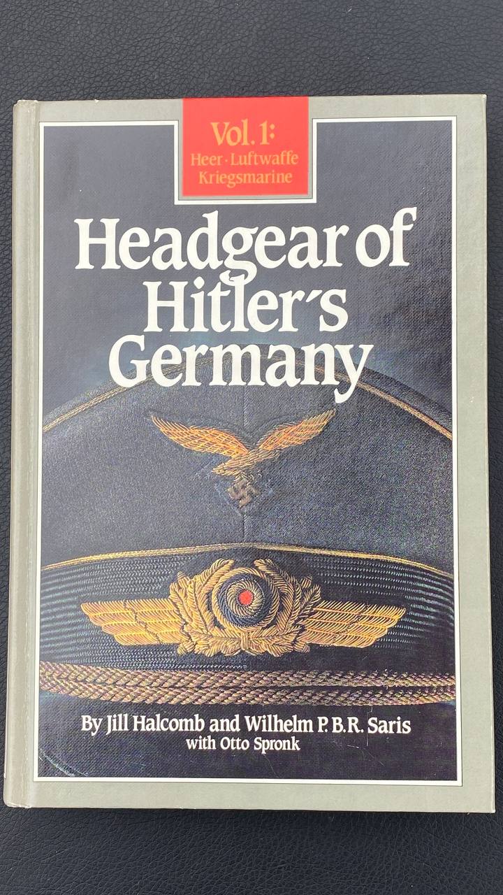 Headgear of Hitler’s Germany: 001: Jill Halcomb, Wilhelm P. B. R. Saris, 
“Головные уборы гитлеровской Германии Т.1. (Сухопутные войска, Люфтваффе и Кригсмарине).”