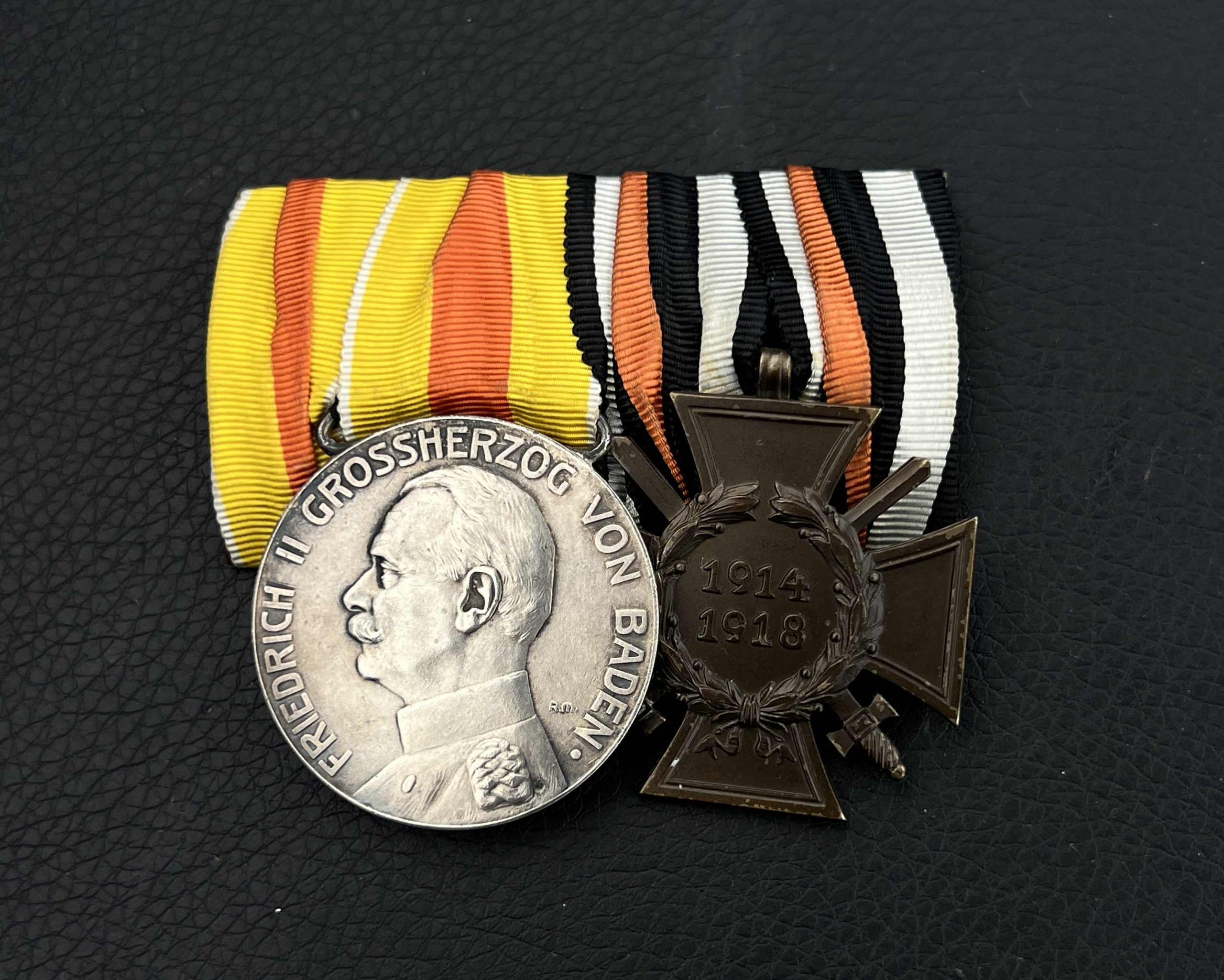 Колодка с двумя наградами (Медаль Заслуг и Крест Чести 1914-18). Великое герцогство Баден, Германская империя.