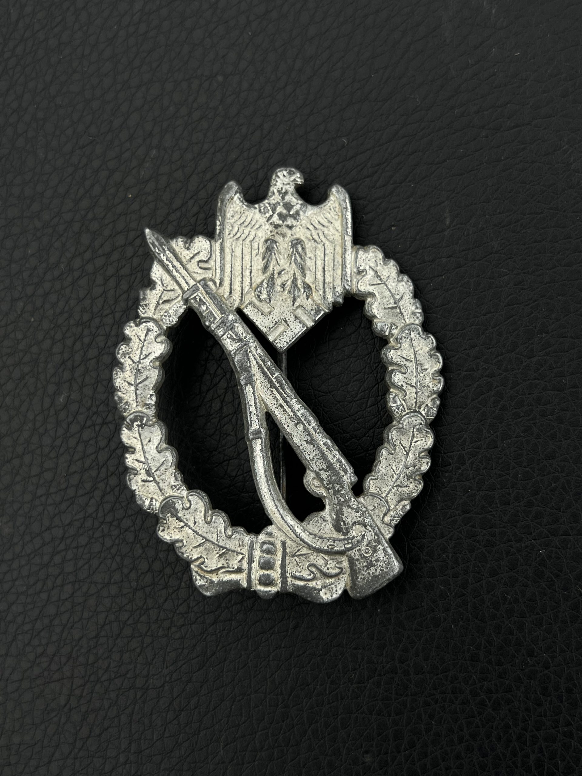 Штурмовой пехотный знак в серебре. От Алексея С.