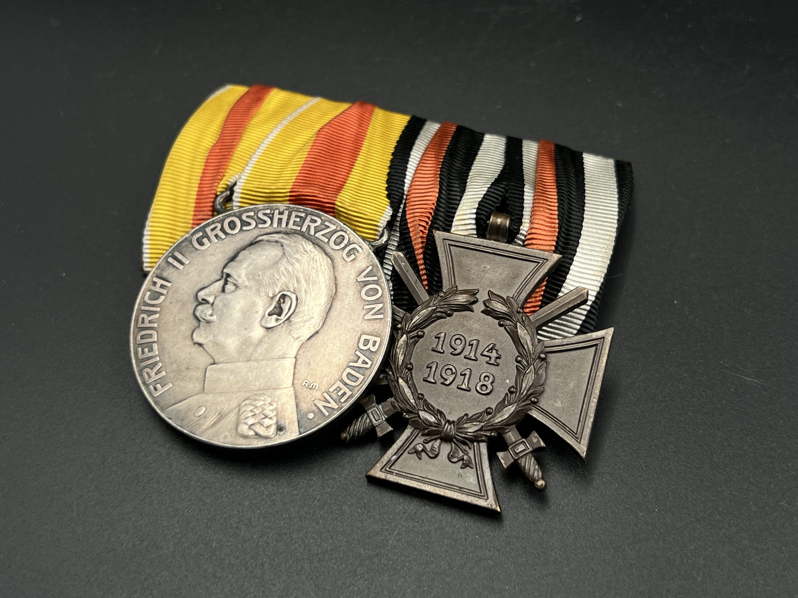 Колодка с двумя наградами (Медаль Заслуг и Крест Чести 1914-18). Великое герцогство Баден, Германская империя.