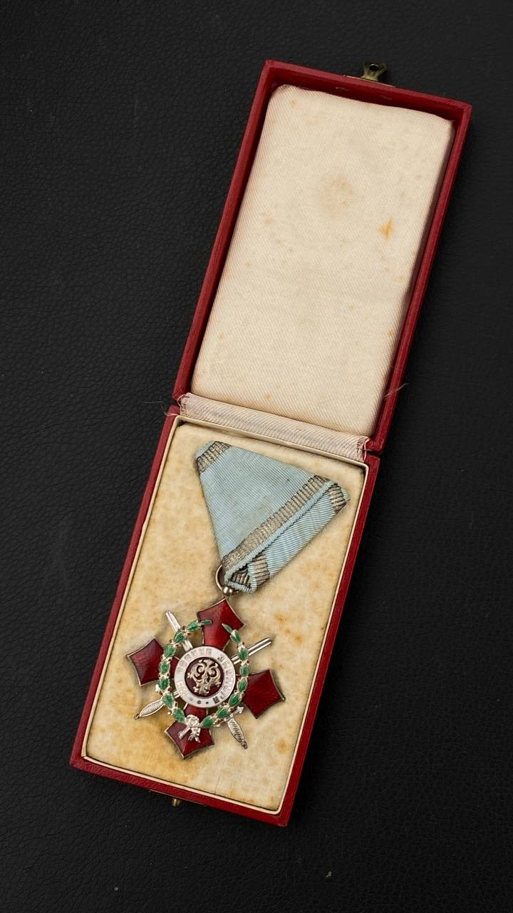 Орден царства Болгария “За военные заслуги 5 степени с лавровым венком за храбрость, 1918-1943”