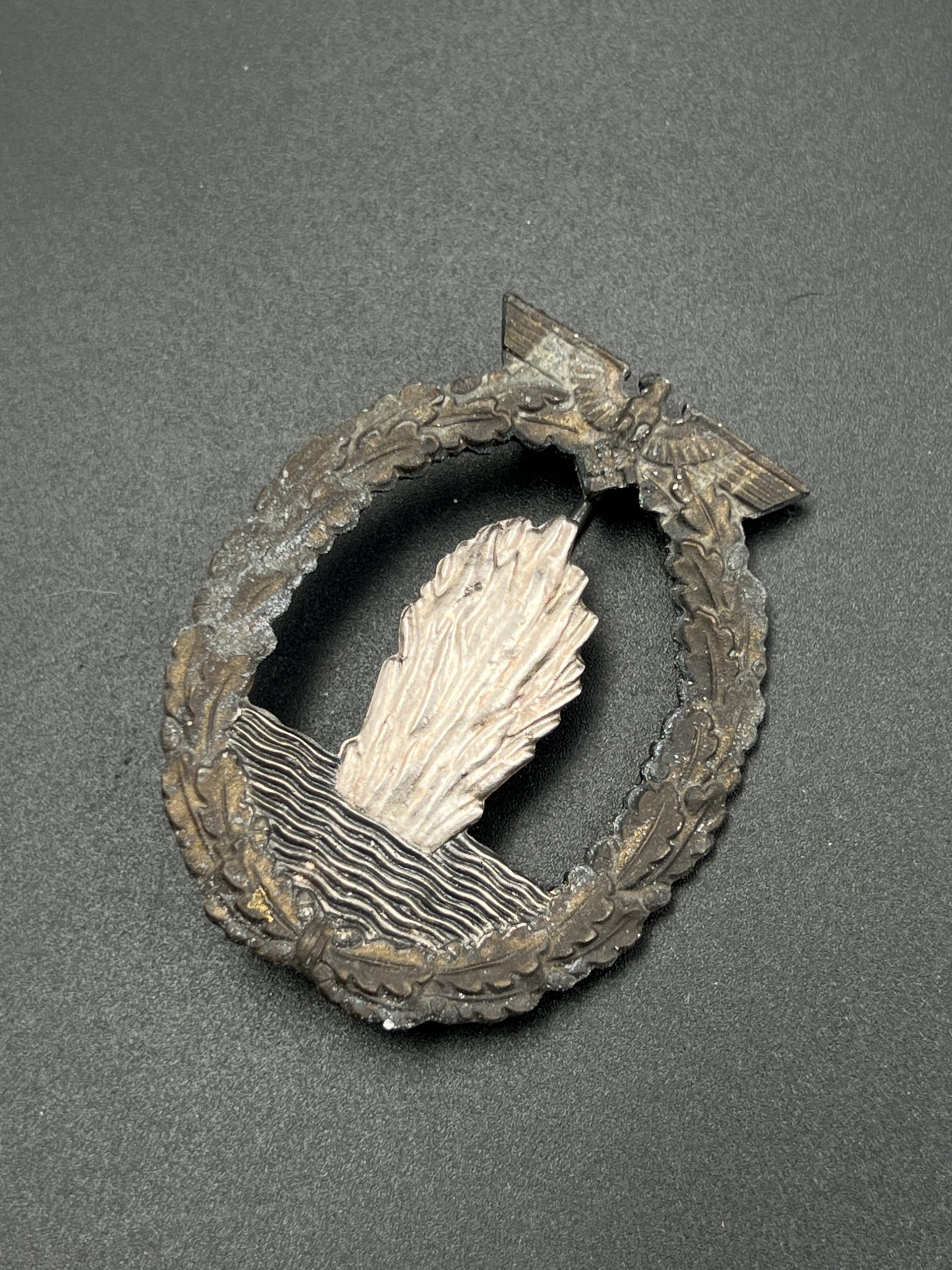 Нагрудный знак для экипажей минных тральщиков