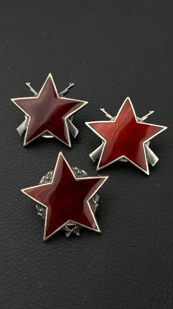 Комплект орденов Партизанской звезды в кейсе от WarStory. От Алексея С.