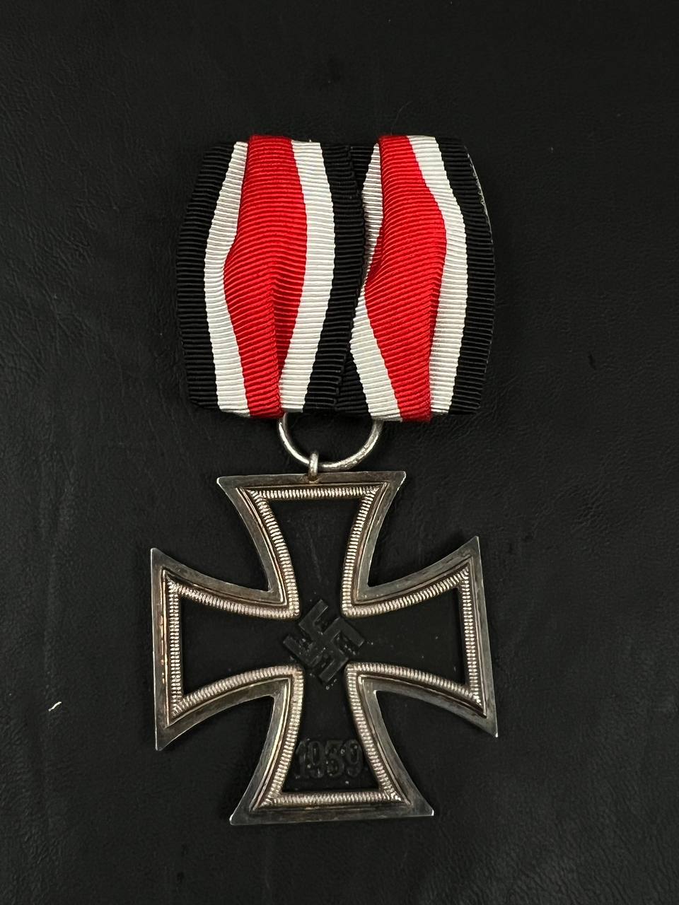 Железный крест 2 класса на колодке. Клеймо 65. Вторая Мировая война. От Алексея С.