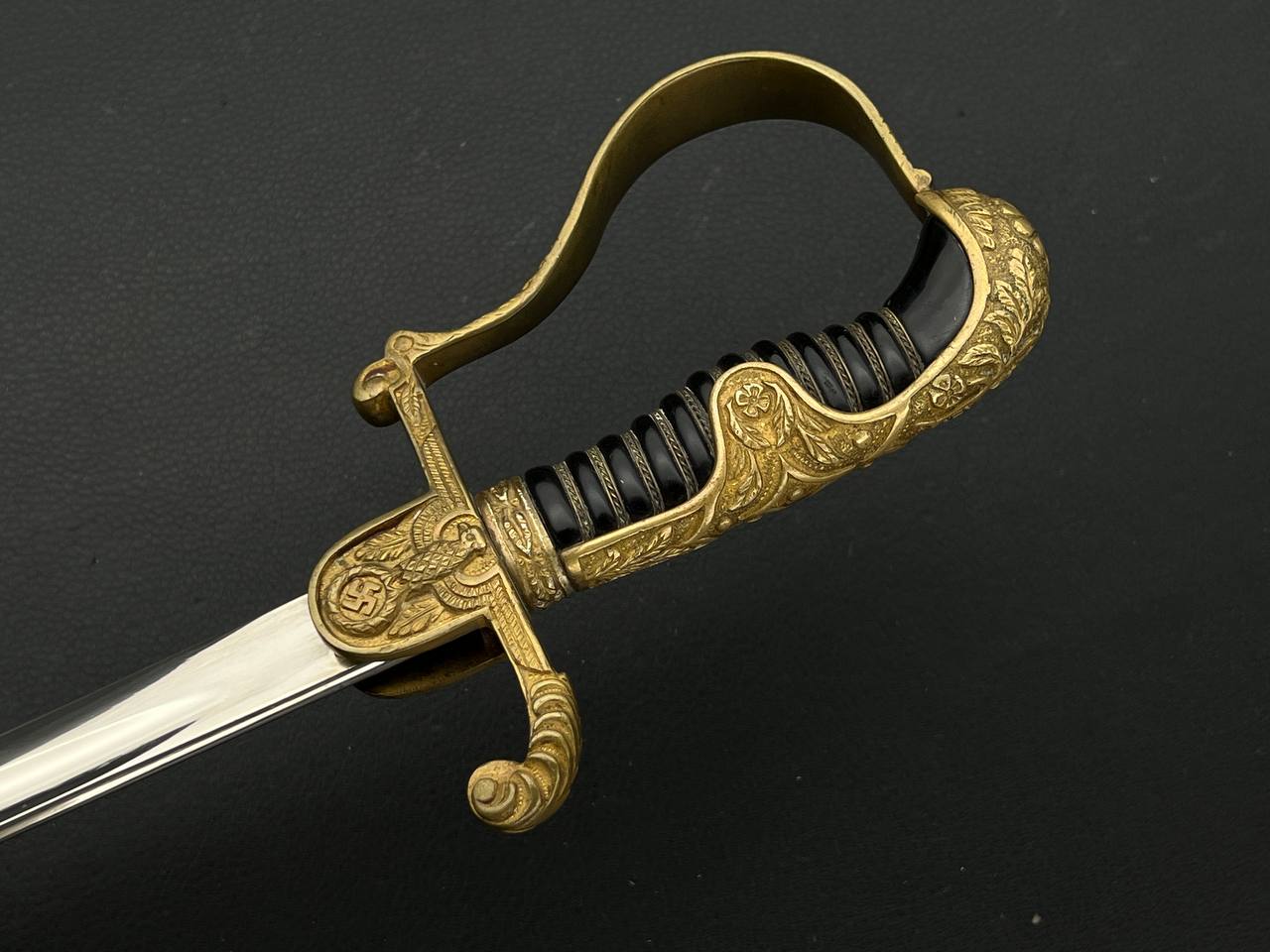 Сабля офицерская, б/клейма, с дополнительным орлом на рукоятке. От Алексея С.