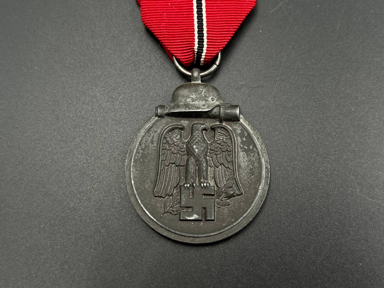 Медаль За зимнюю кампанию на Востоке 1941/42». Клеймо «6.» От Алексея С.