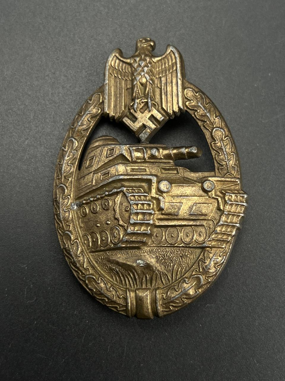  Нагрудный знак «За танковую атаку» в бронзе  Нагрудный знак «За танковую атаку» в бронзе От Алексея С.