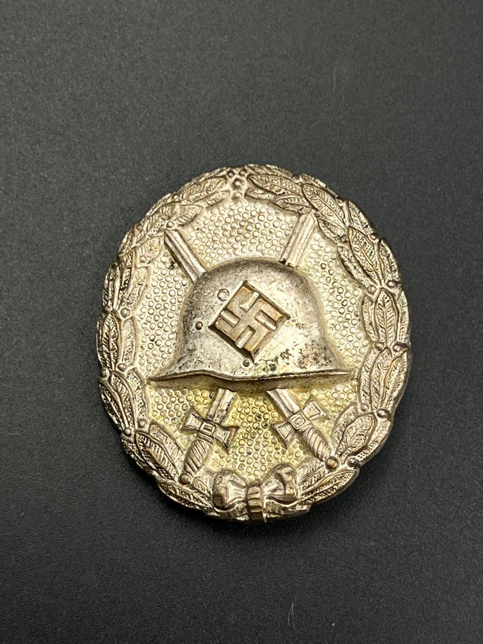  Нагрудный знак 
