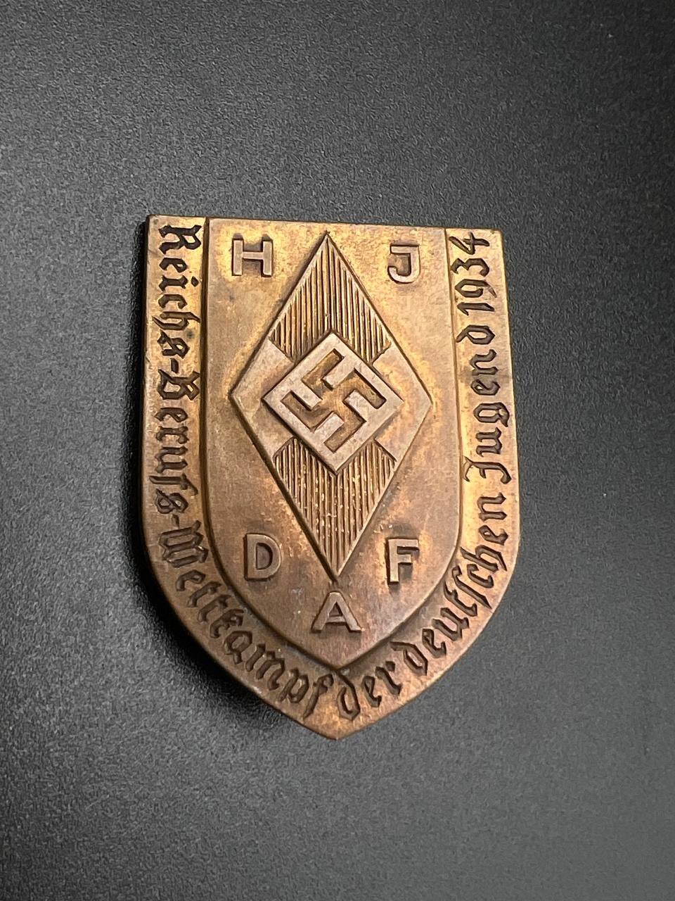 Знак Спортивных игр Гитлерюгенд и ДАФ. От Алексея С.