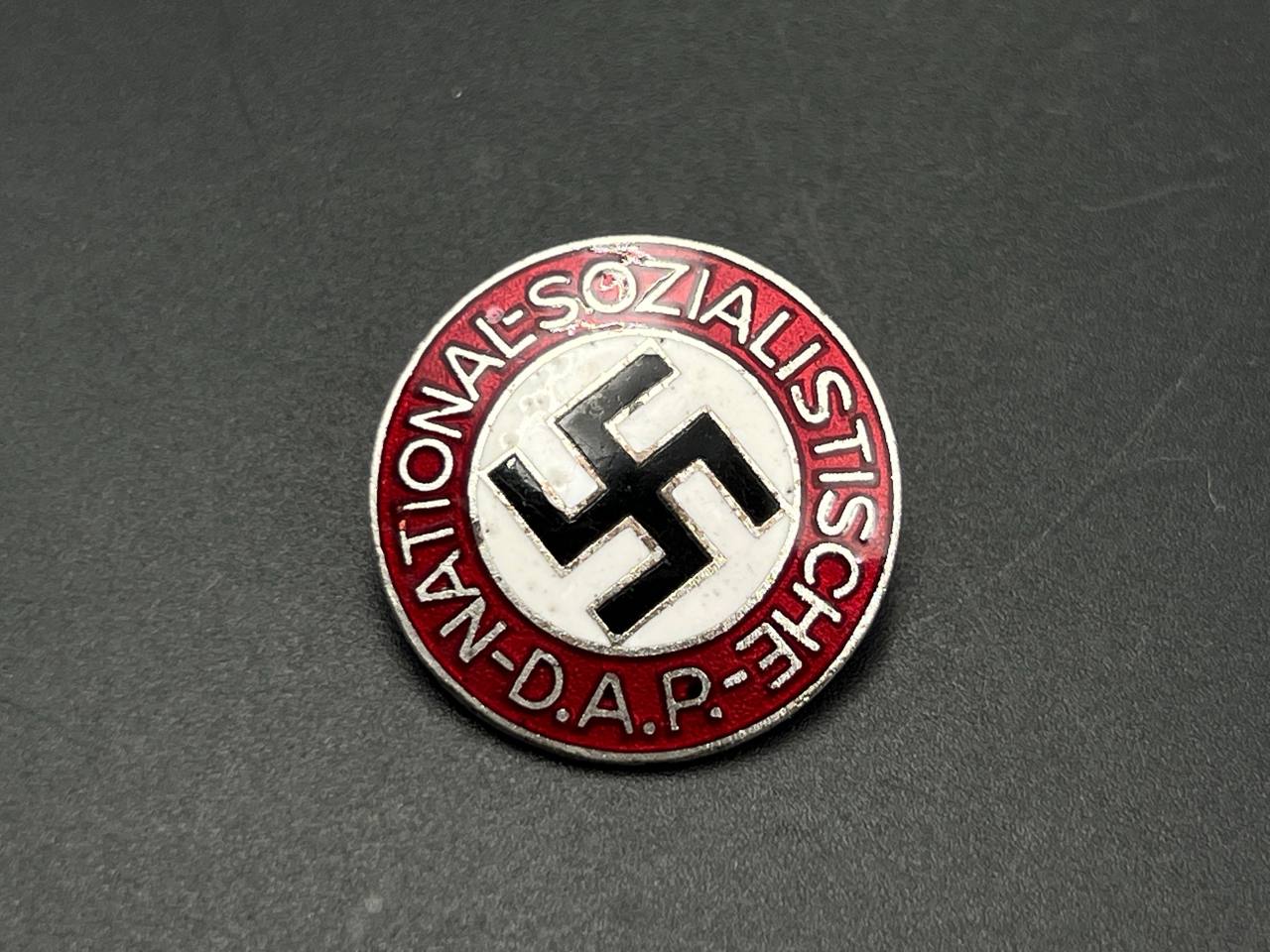 Партийный знак N.S.D.A.P. Ges. Gesch. От Алексея С.