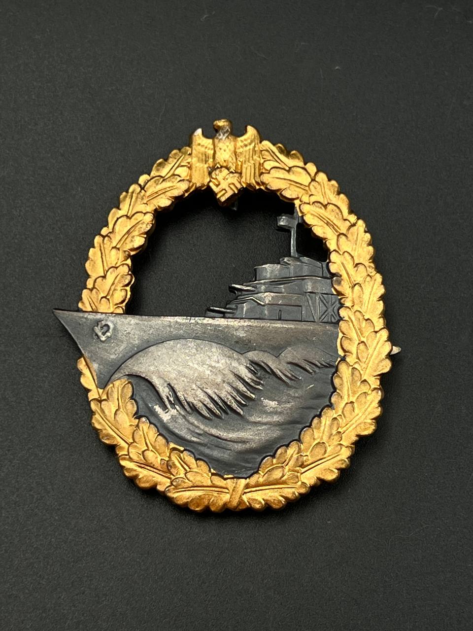 Нагрудный военный знак эсминца. От Алексея С.