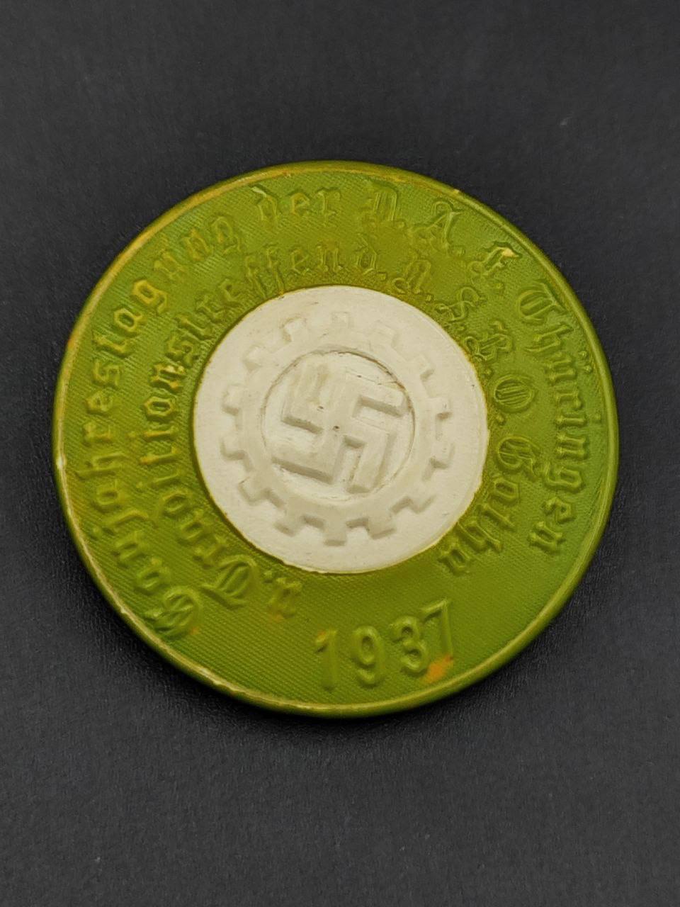 Значок “День Немецкого Трудового Фронта в Тюрингии, 1937 г.” От Алексея С.