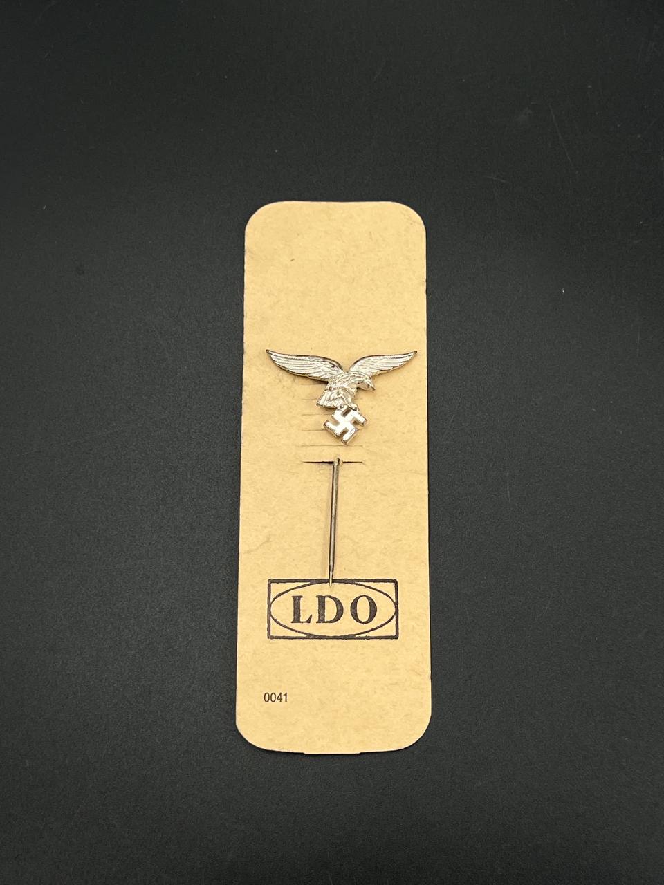 Знак гражданского персонала Люфтваффе. На оригинальной картонке ЛДО.