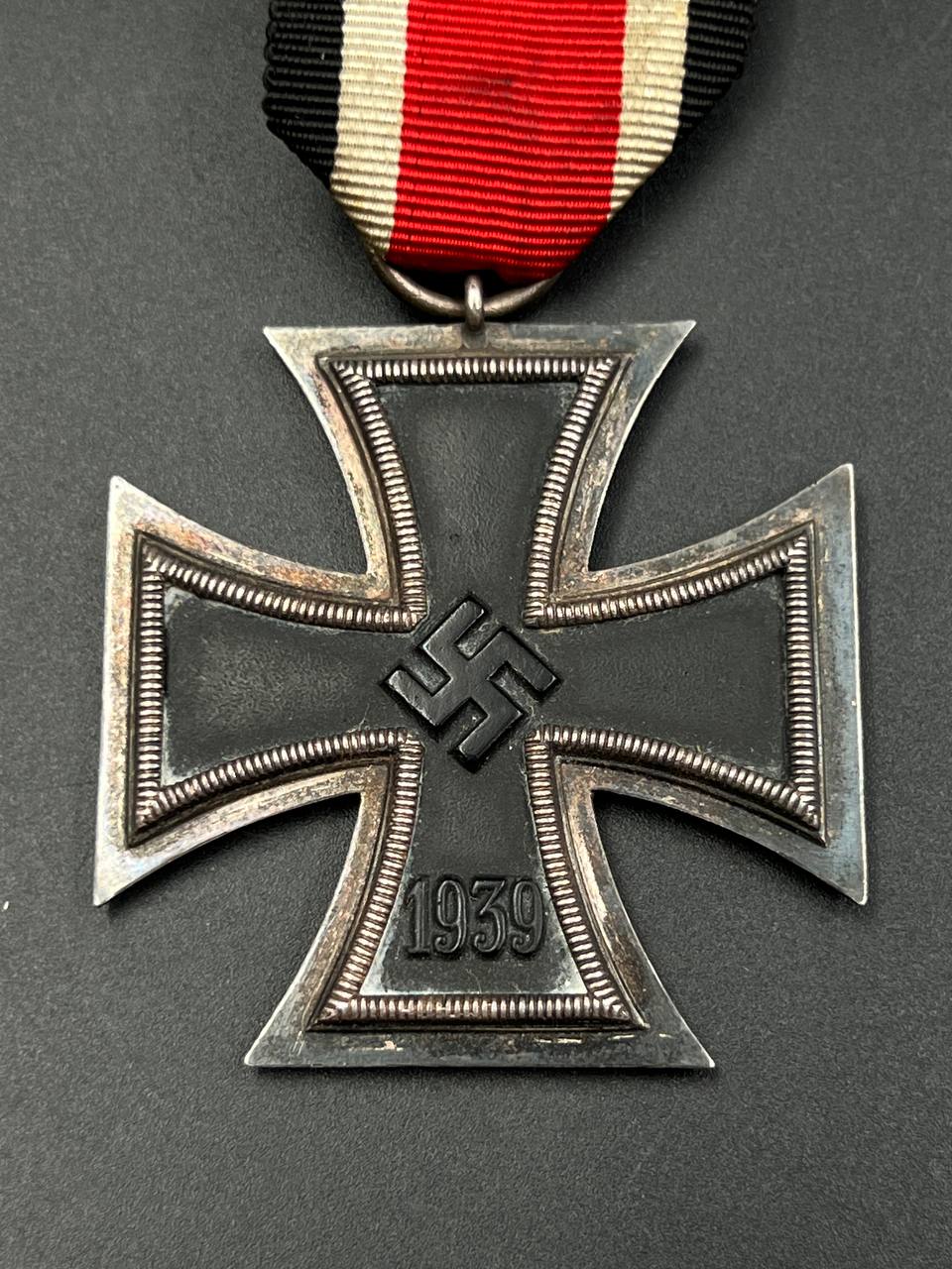 Железный крест 2-го класса 1939 года — увеличенный размер 47 мм, так называемый Убергроссе.