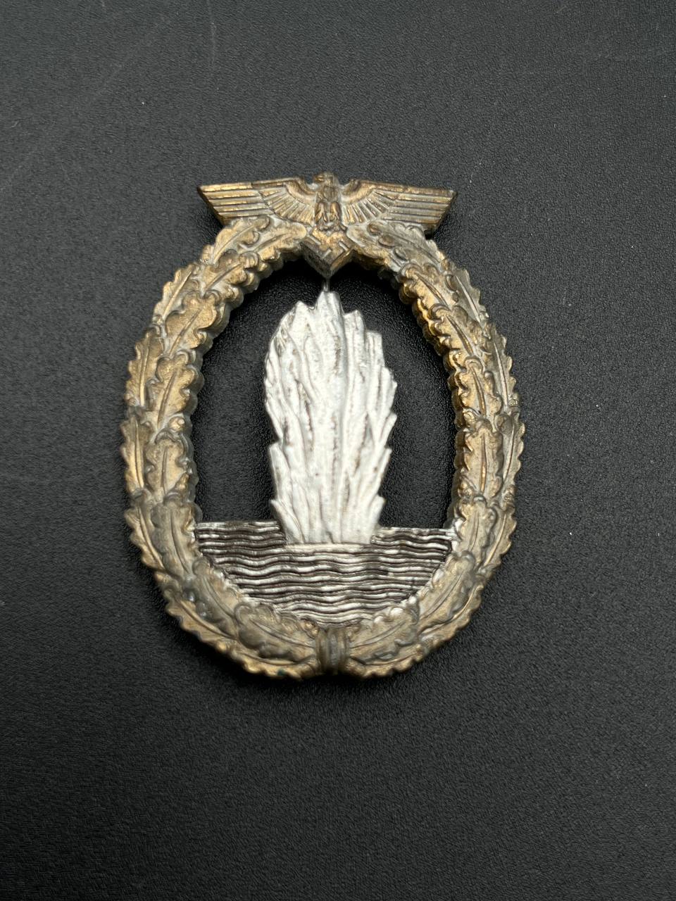 Нагрудный военный знак для экипажей минных тральщиков. От Алексея С.