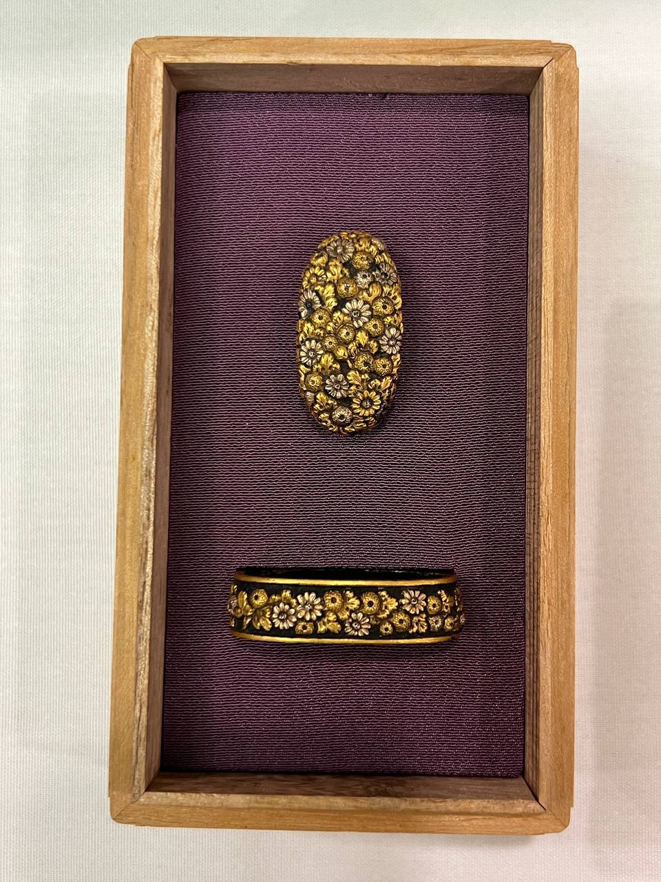 Фути Касира(fuchi-kashira), парный комплект для меча. Япония. С документами.