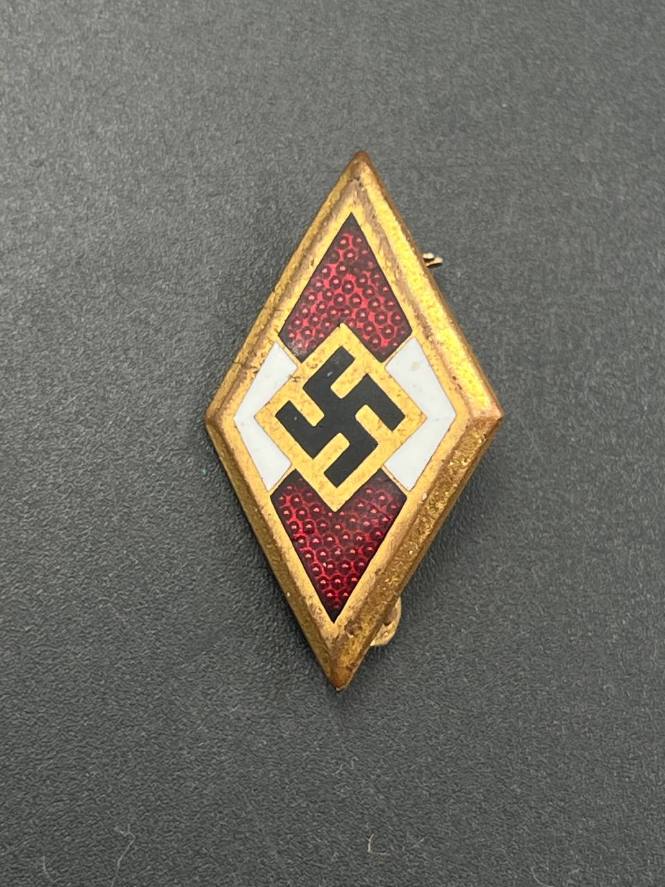 Золотой знак Гитлерюгенда. Клеймо RZM M1/120 – Wilhelm Deumer, Lüdenscheid.
