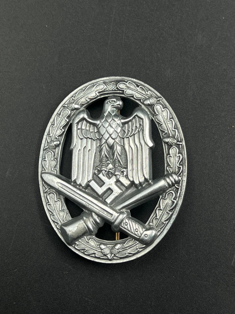 Нагрудный знак За участие в общих штурмовых атаках. От Алексея С.
